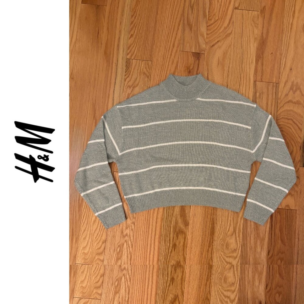 H&M | Grey and White Striped Mock Neck Sweater | Small
